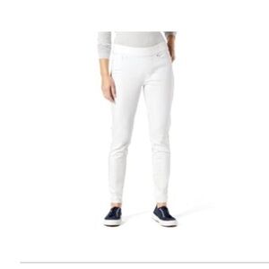 NWT Levi Strauss White Skinny Jeans -Size 28W Long